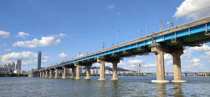 Jamsil Bridge over the Han River, Seoul